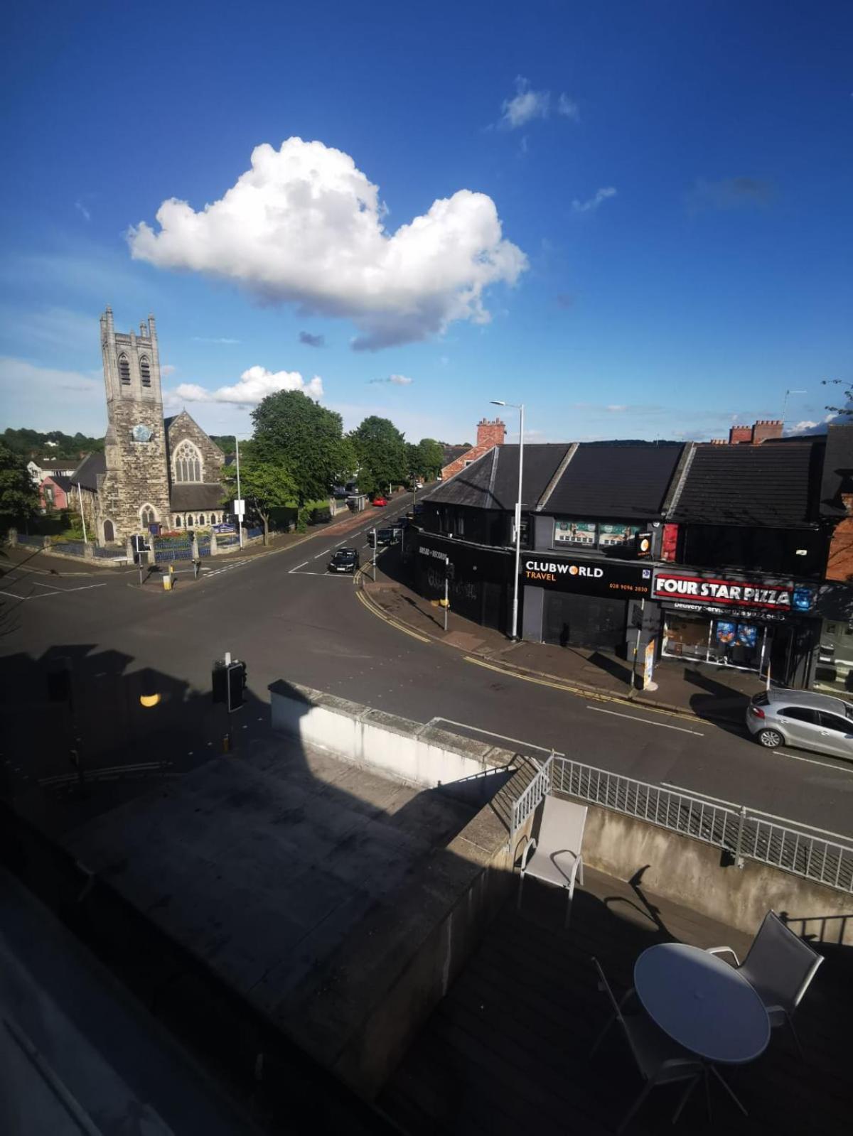 Attic Style 2 Bed Duplex Apartment With Rooftop Patio Belfast Exterior photo