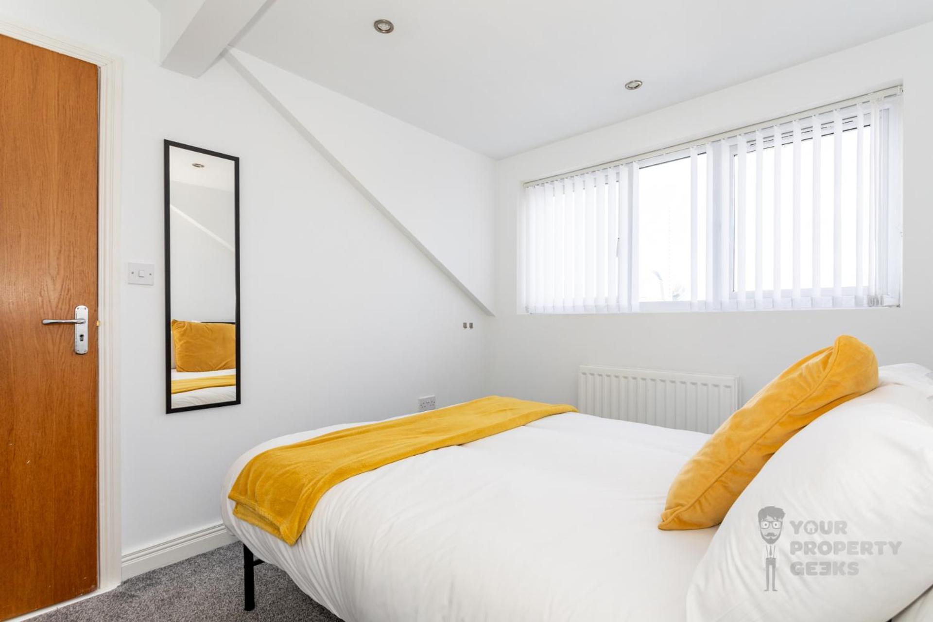 Attic Style 2 Bed Duplex Apartment With Rooftop Patio Belfast Exterior photo