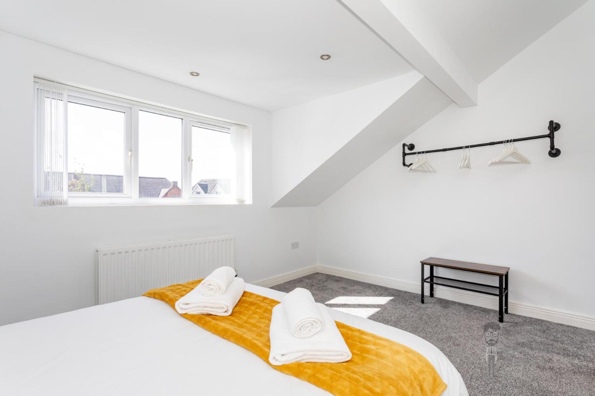 Attic Style 2 Bed Duplex Apartment With Rooftop Patio Belfast Exterior photo