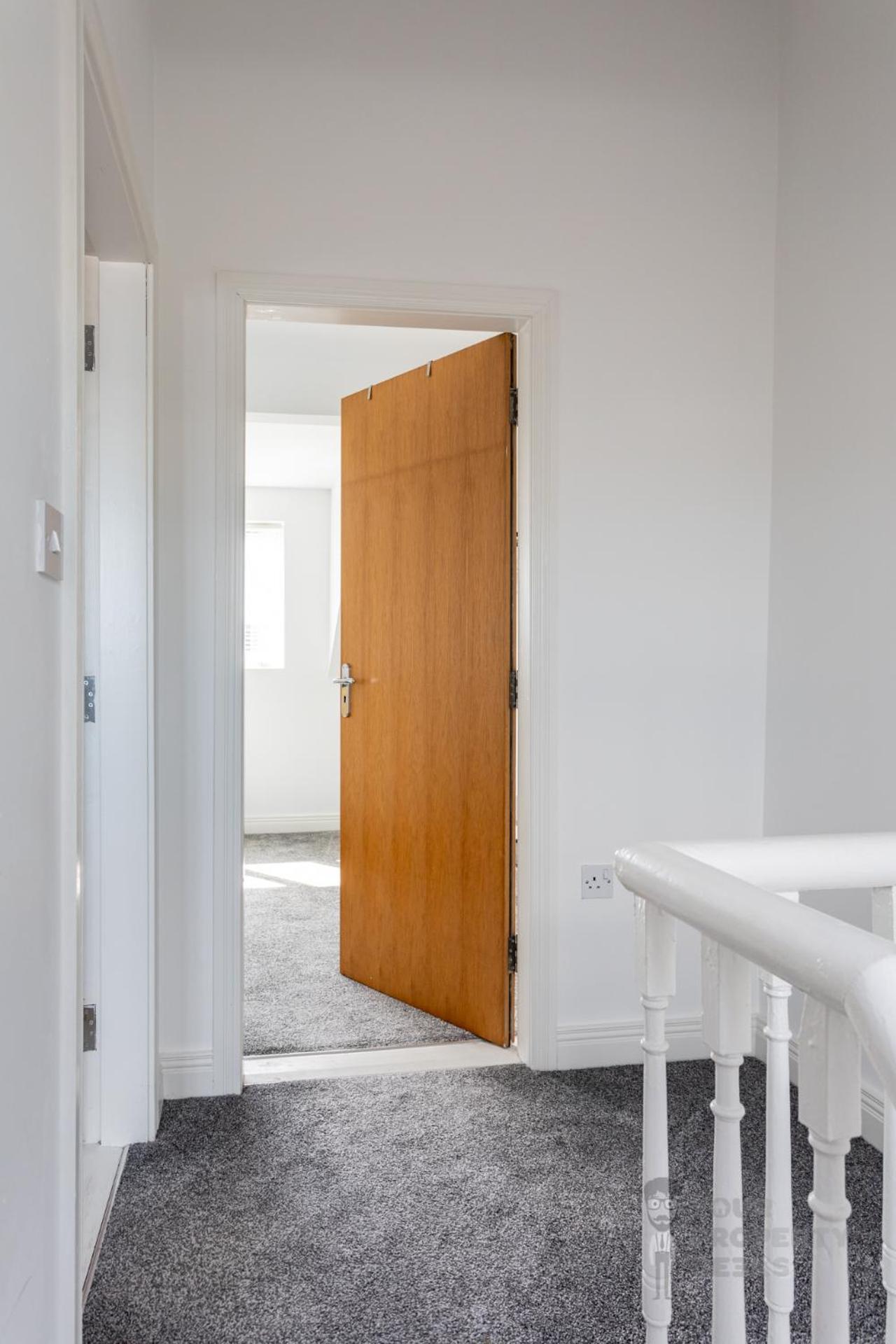 Attic Style 2 Bed Duplex Apartment With Rooftop Patio Belfast Exterior photo