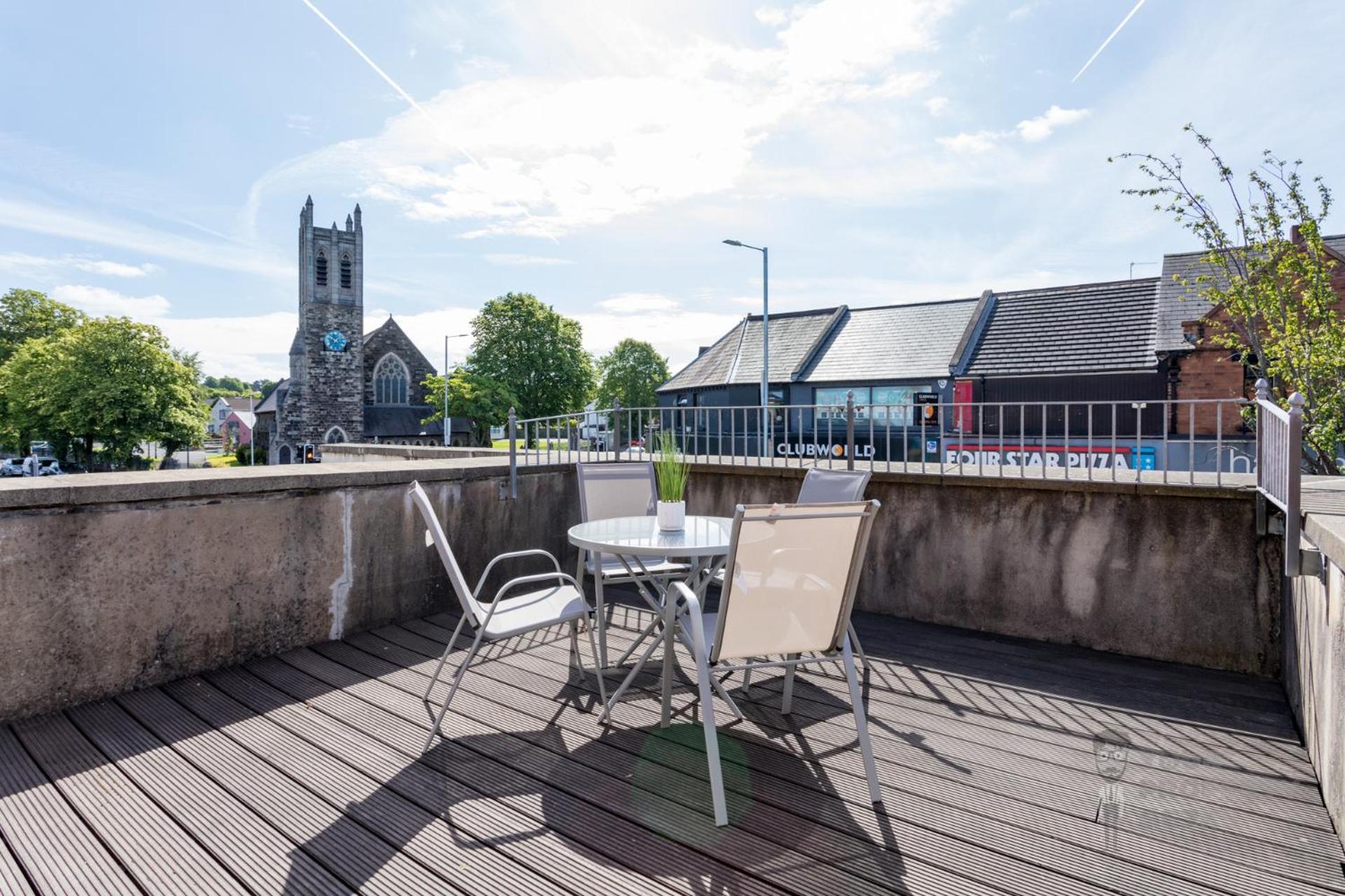 Attic Style 2 Bed Duplex Apartment With Rooftop Patio Belfast Exterior photo